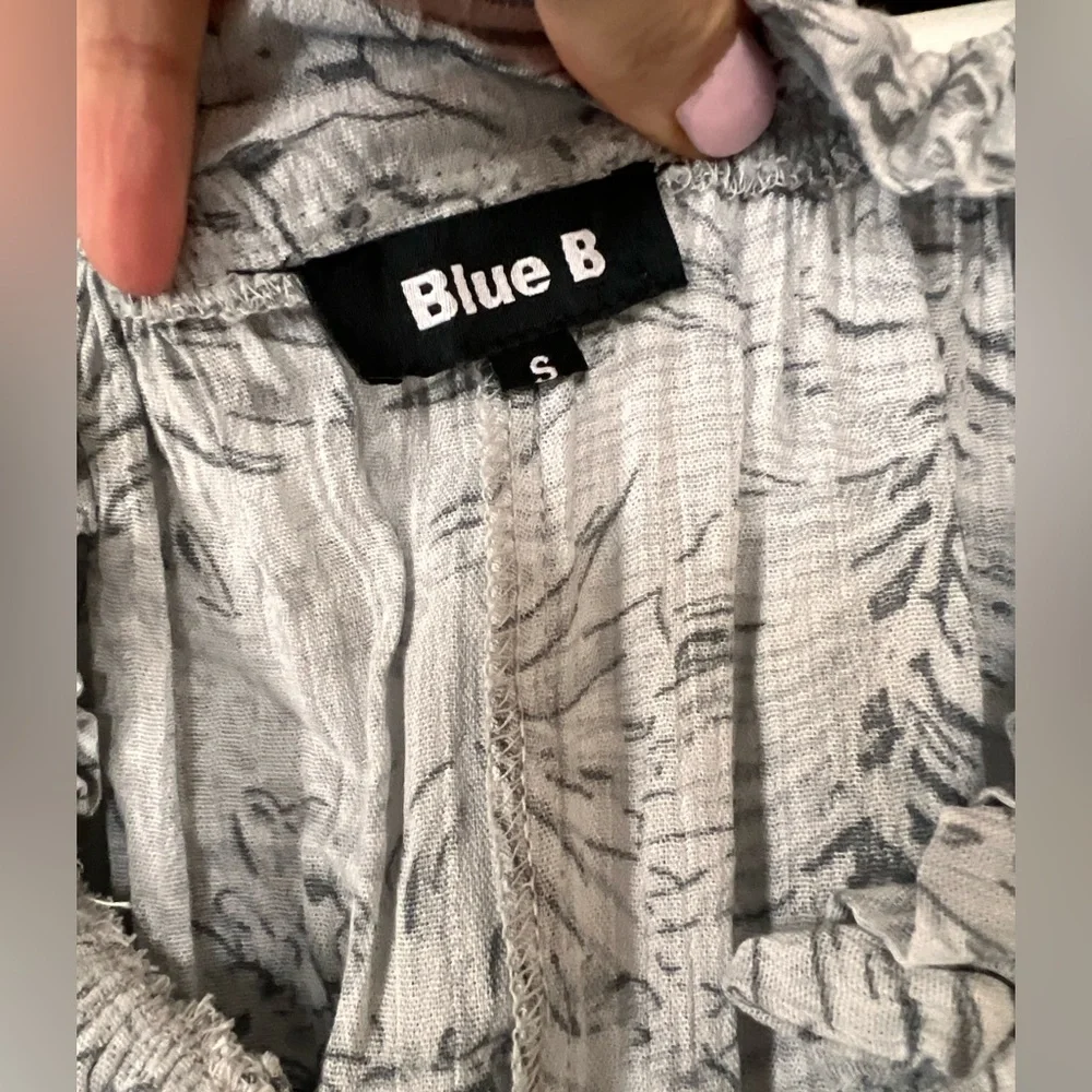 Gray Ruffled Romper - Picture 3 of 5